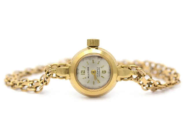 Damur Alltime 18K i boett och länk, manuell, plastglas, X-länk defekt lås 18,5cm bruttovikt: 17,7g