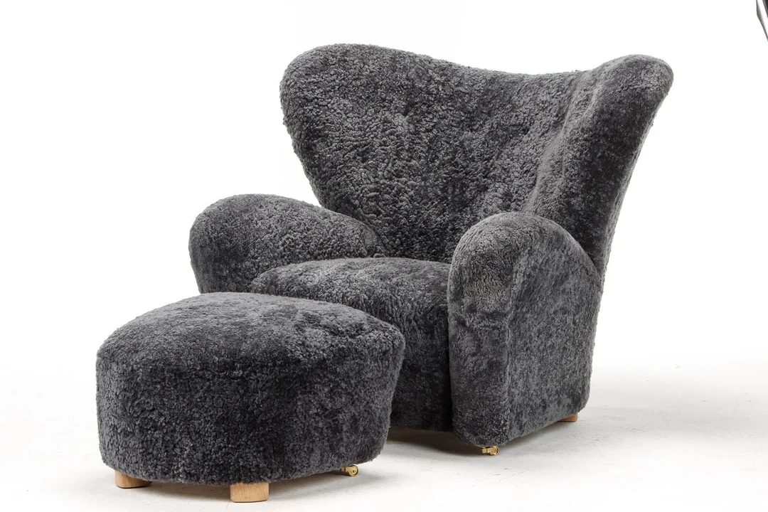 Flemming Lassen. Armchair and stool. Model: ''The Tired Man'' (2) — Furniture/Lounge chairs — Lauritz