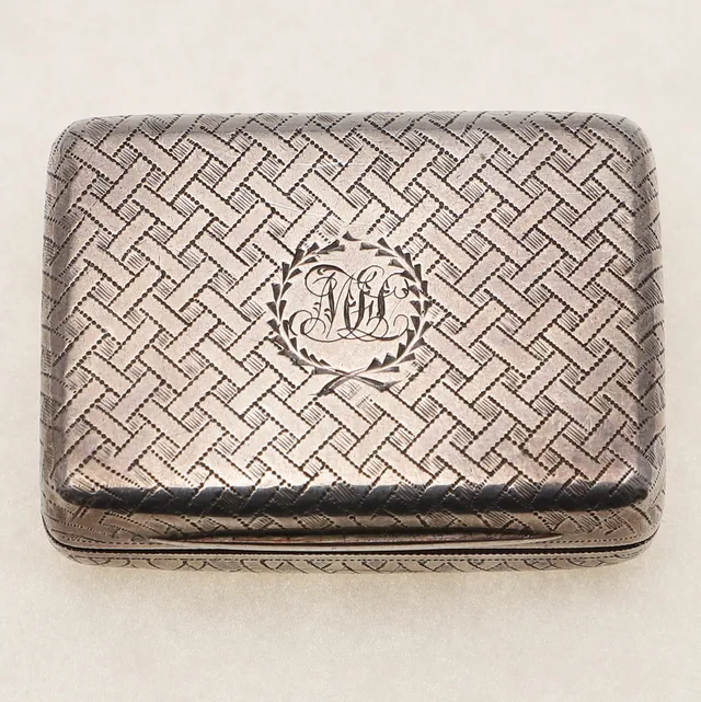 A WILLIAM IV ENGRAVED RECTANGULAR VINAIGRETTE.