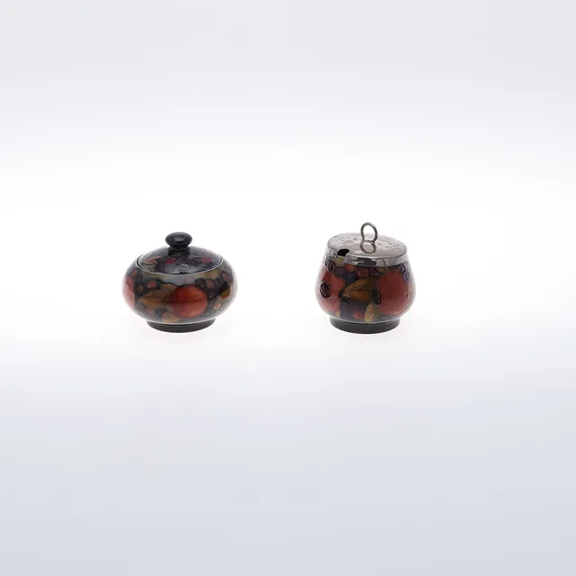 ANTIQUE MOORCROFT LIDDED PRESERVE POT & LIDDED POT.