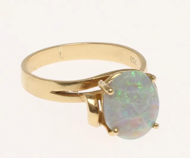 RING, 18k guld med opal. Vikt 3,4 gram.