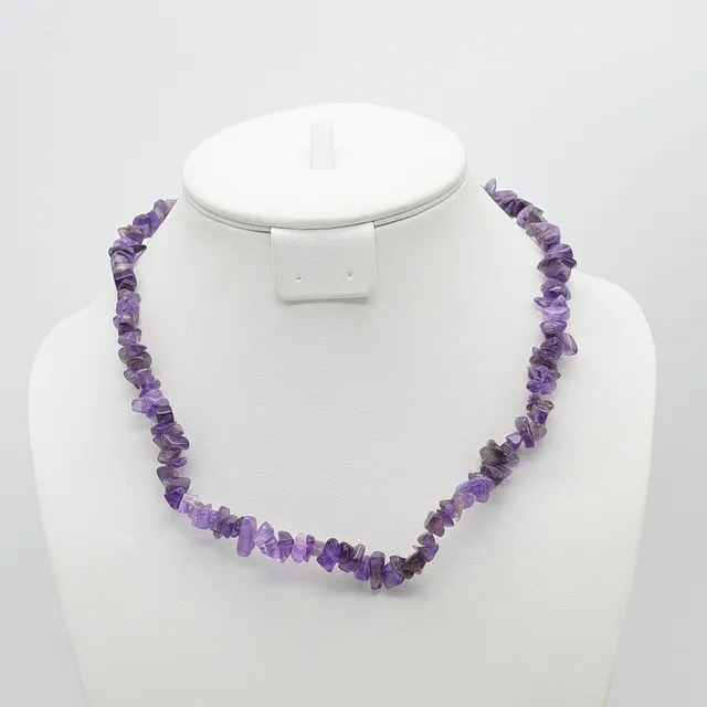 EDELSTEIN COLLIER AUS AMETHYST, MIT VERGOLDETEM VERSCHLUSS, CA. 48CM, VINTAGE.