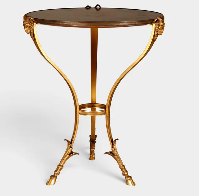 Guéridon estilo Luis XVI "à l'antique", en el gusto de Maison Jansen o Maison Baguès, de mediados del siglo XX.