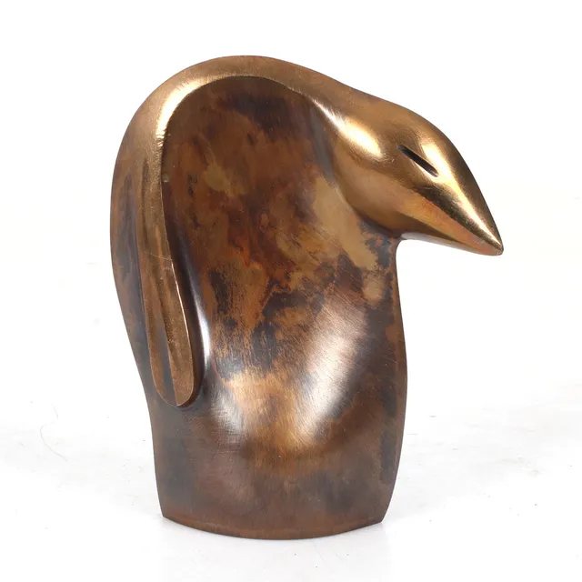 IRMTRAUD PAILLARD. Skulptur, Pingvin, brons, signerad och numrerad 35/150, 2002.