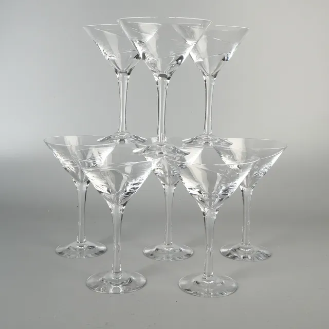ANNA EHRNER. Cocktail / martinigglas, 8 st, "Line", Kosta Boda.