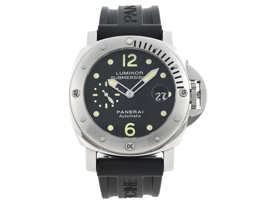 PANERAI, Luminor, Submersible, Chronometer, Cal OP III, Verk nr. 634896, Serie nr. P0215/800, Ref nr. PAM 00024, Boett nr. OP 6771 / BB 1516879, herrur, 44 mm, stål, automatisk, safirglas, datum, liten sekundvisare, gummiband, viklås, cert, maj 2013, box, ytterkartong. — Klockor/Panerai — Kaplans