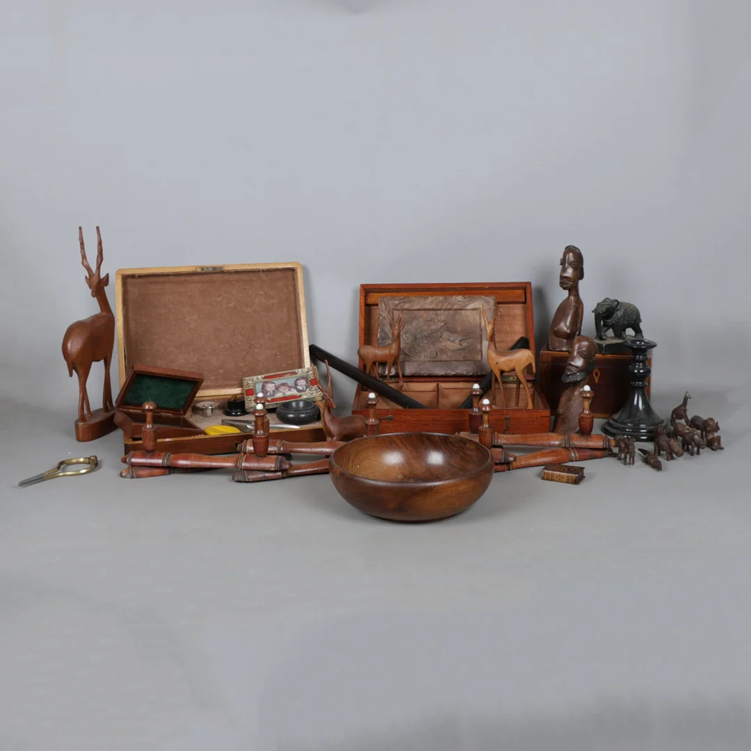 A COLLECTION OF VARIOUS WOODEN WARE AND BOXES (QTY). — Other collectables — Bishop & Miller