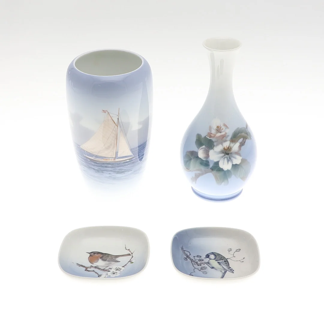 FOUR PIECES OF ROYAL COPENHAGEN PORCELAIN:. — European — Lawrences Auctioneers