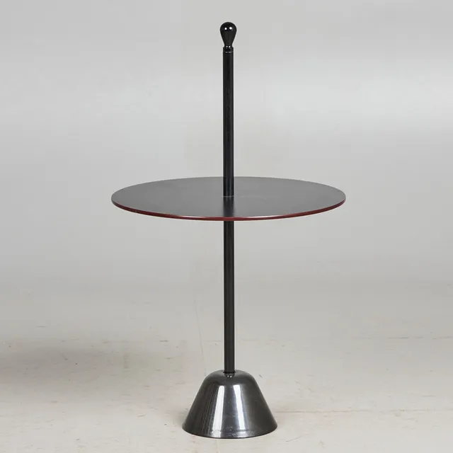 ACHILLE & PIER GIACOMO CASTIGLIONI. Zanotta, Beistelltisch / Tisch, Modell 'Servomuto', Kunststoff, Stahl, Entwurf 1974, Italien.