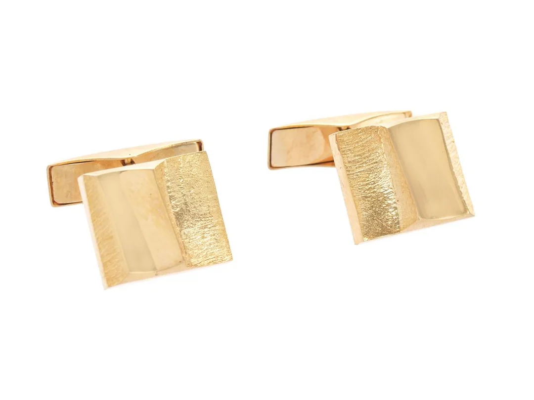 MANSCHETTKNKAPPAR, 18K guld, organisk design, ca 14 x 12 mm, vikt 7,6 g. — Smycken/Manschettknappar — Kaplans