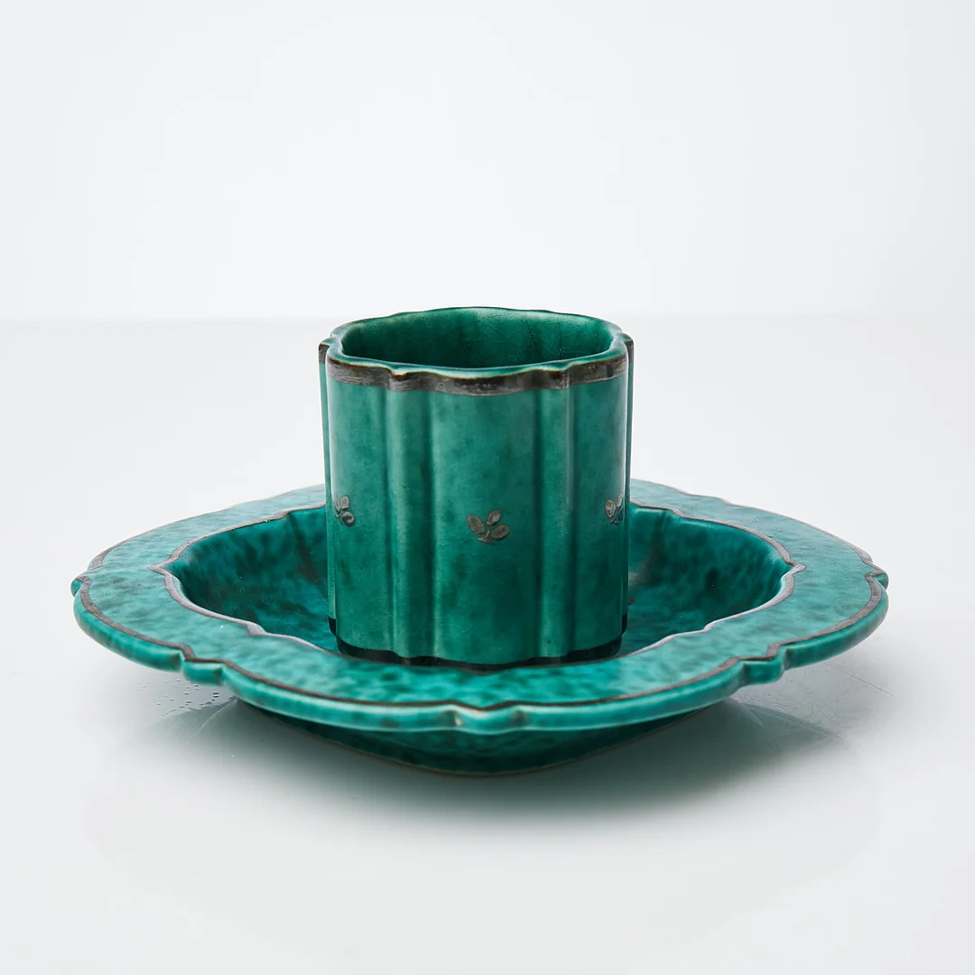 WILHELM KÅGE. Vas och skål, "Argenta", glaserat stengods med dekor i silver, Gustavsberg. — European — Stockholms Auktionsverk Sickla