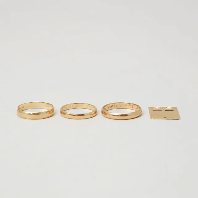 RINGAR, 3 stycken sant HÄNGE, 18k guld. Total vikt 11.3 gram.