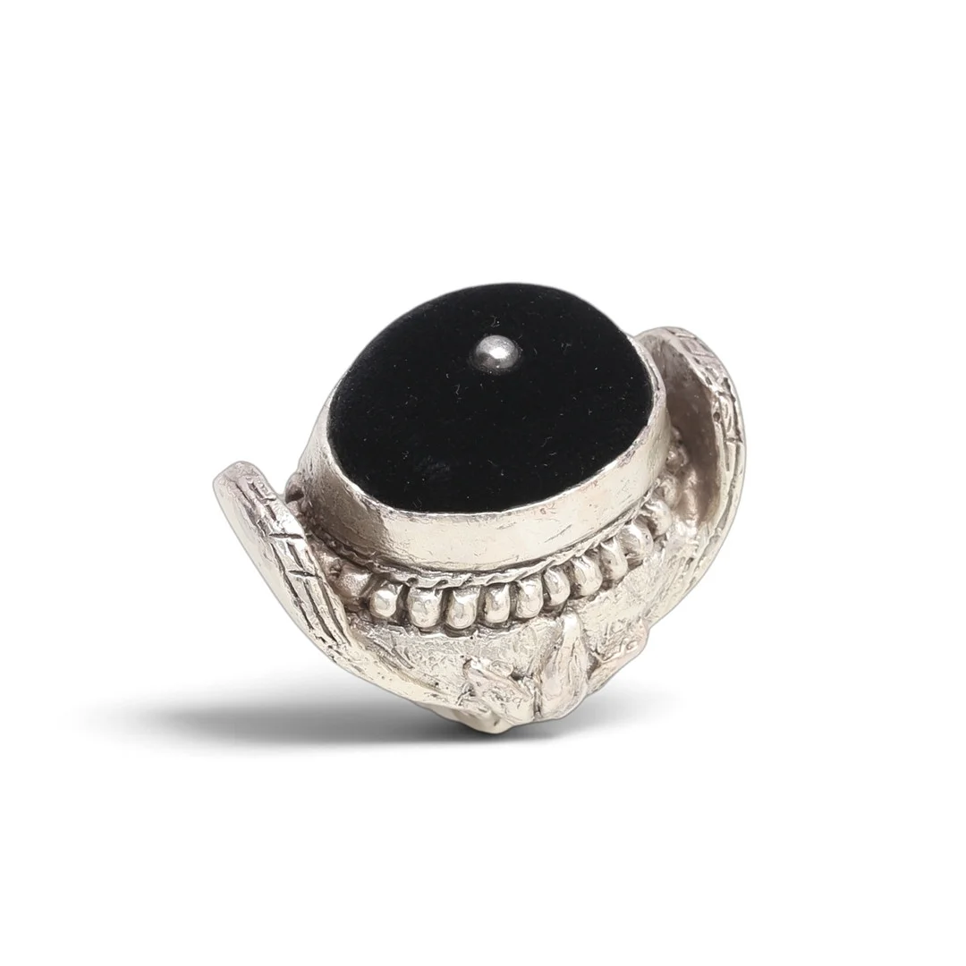 YVES SAINT LAURENT. Large signet ring in silver. — Rings — Balclis