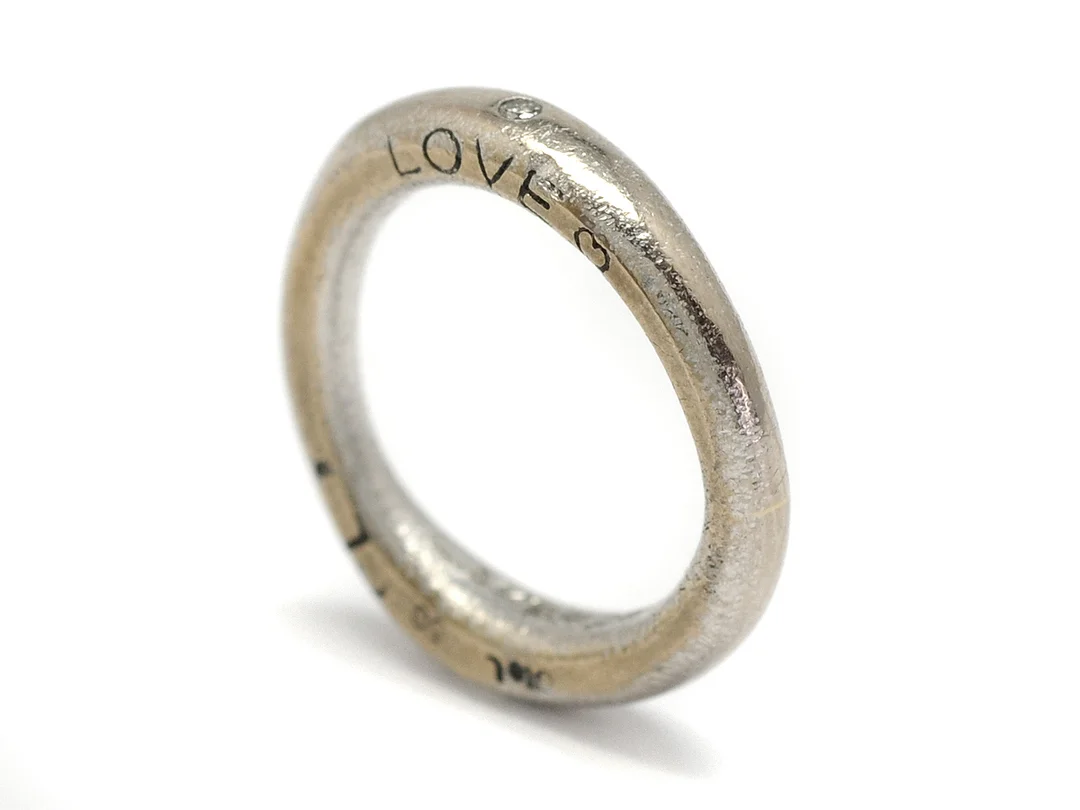 RING, Ole Lynggaard "Love", nr 3, 18K vitguld, briljant ca 0,015 ct, stl 16 mm, vikt 7,2 g. — Smycken/Ring — Kaplans