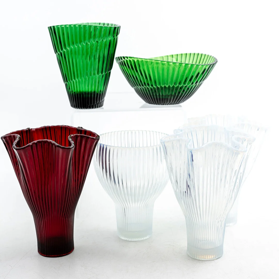 ARTHUR PERCY. Vaser och skål, "Reffla", Gullaskruf glasbruk, 1900-talets mitt, (6 delar). — Art glass — Norrlands Auktionsverk