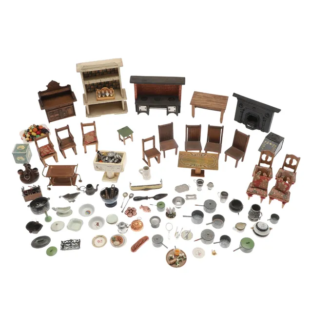 DOLLS HOUSE FURNITURE & ACCESSORIES.