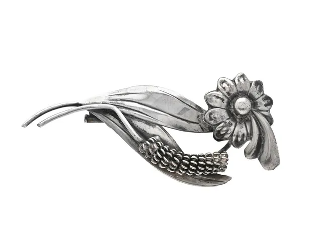 BROSCH, silver, Pinco Förening UPA år 1952, blomma 65 mm, vikt 7,8 g.