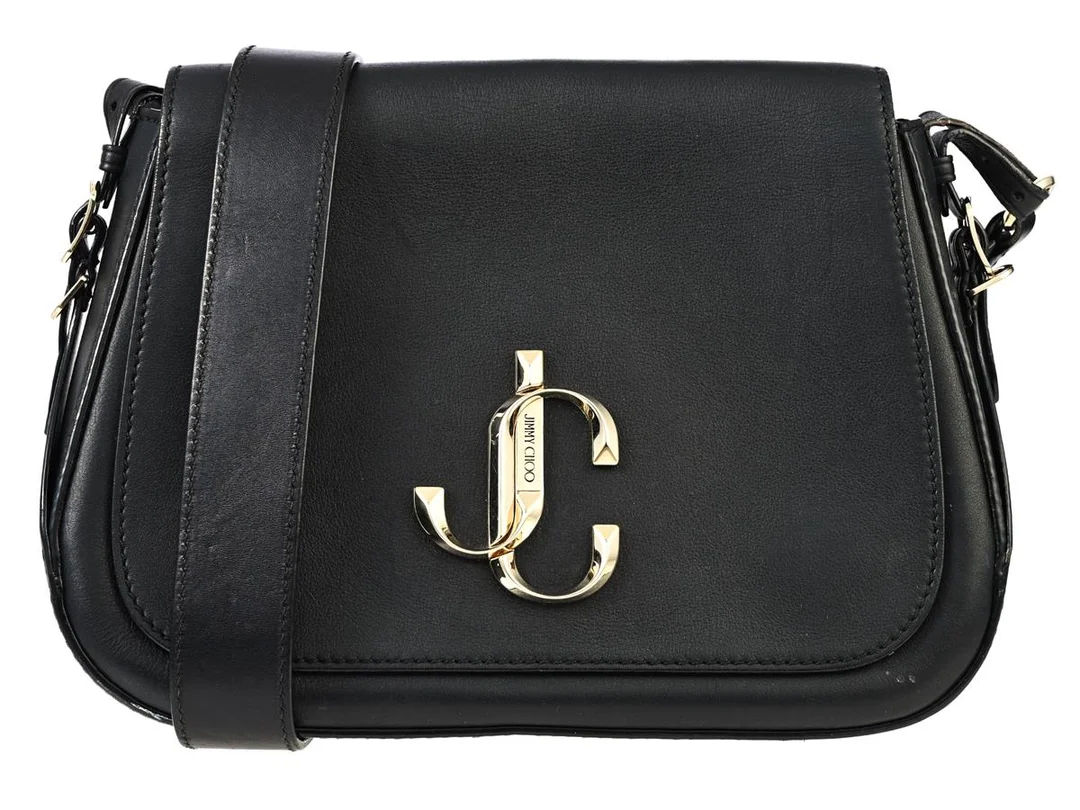 VÄSKA, JIMMY CHOO, Varenne, svart läder, guldfärgade beslag, 26x19x8 cm, repig, bruksslitage. — Accessoarer/Väskor — Kaplans