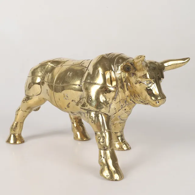 ANDREAS WARGENBRANT. Skulptur, "El Bull", med styckningsschema, förgylld brons, gjuten stämpel och signatur.