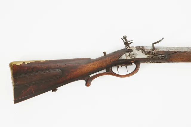FLINTLÅSSTUDSARE, troligen böhmisk, 1700-tal, pipan märkt Heinrich Reimer.