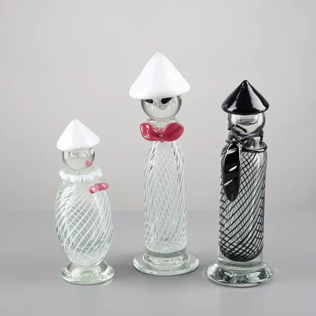 TARMO MAARONEN (1963). GLASSKULPTURER, 3 st, figurer från Fjärran Östern signerade samt daterade -95, Bianco Blu Fiskars.