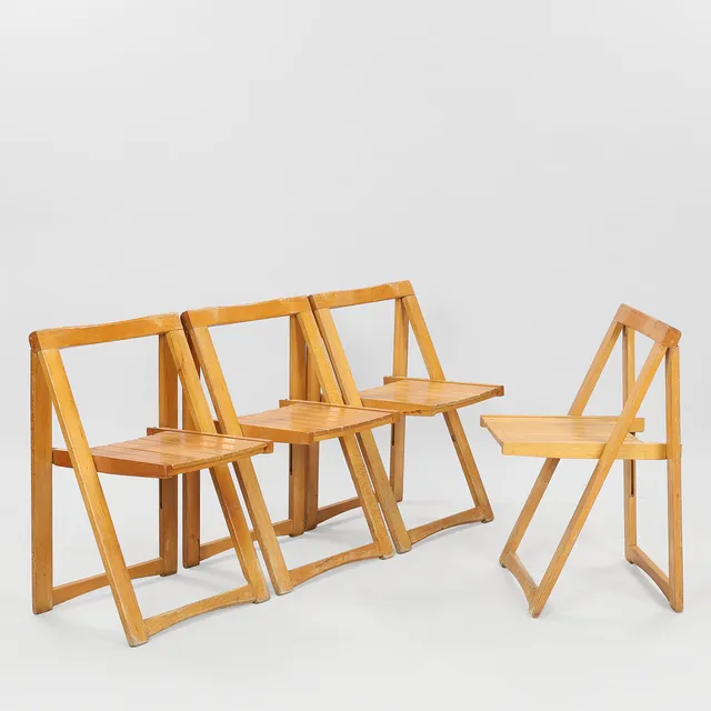 ALDO JACOBER. Sæt på fire klapstole af lakeret bøg, model "Trieste", Alberto Bazzani, Italien, 1960'erne, (4).