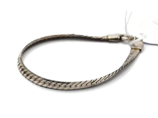Armband i Silver ca 18,5cm mågot defekt 7,6g