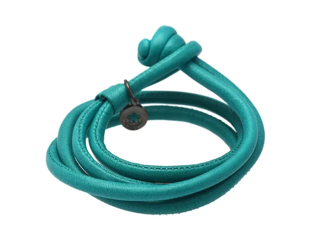 OLE LYNGGAARD, armband, turkost läder, längd 36 cm.