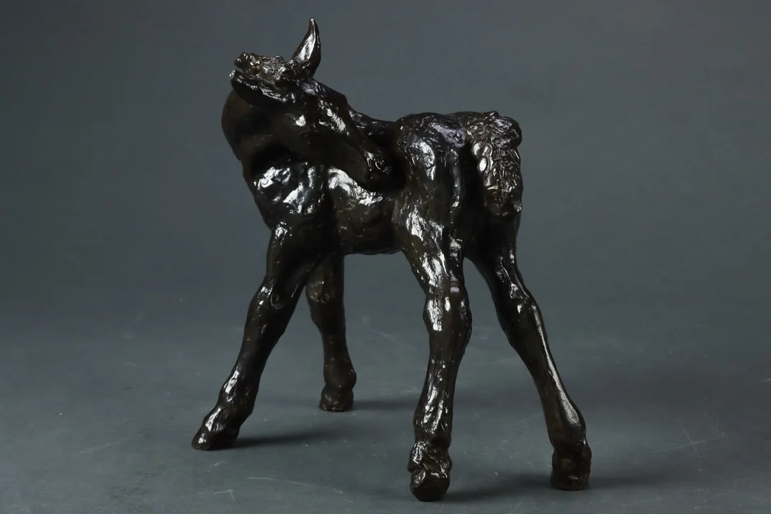 Gudrun Lauesen for Just Andersen. Figur af patineret diskometal, føl — Paintings and sculptures/Sculptures — Lauritz