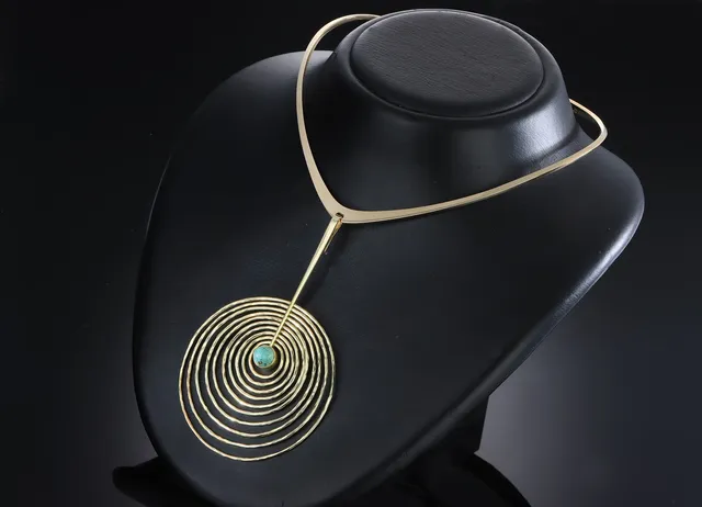 Bent Gabrielsen. Modern necklace in 14 kt. gold with turquoise (2)