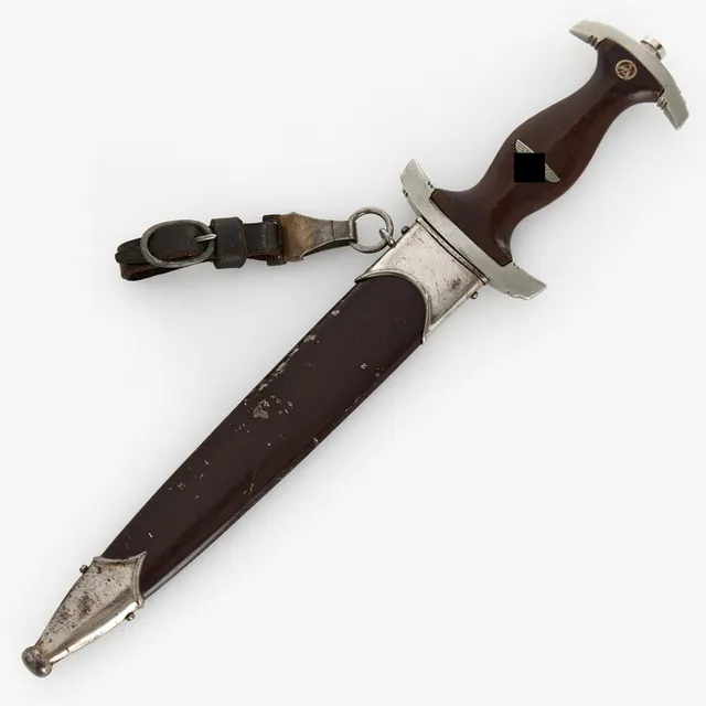 STICKERT, Tyskland m/1934, för SA. Fäste i trä och nickel. Märkt F Dick (Dick Freiderich, Solingen).