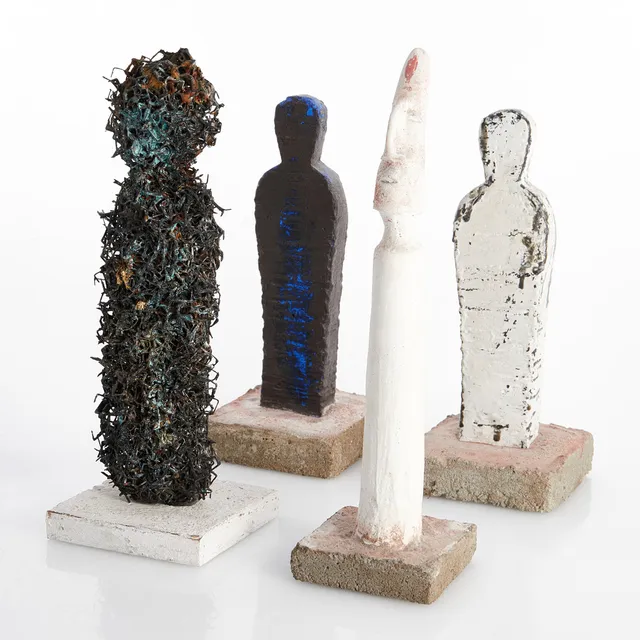 NILS GUNNAR ZANDER. Skulpturer 4 st, mixed media på betongsockel, varav två signerade.