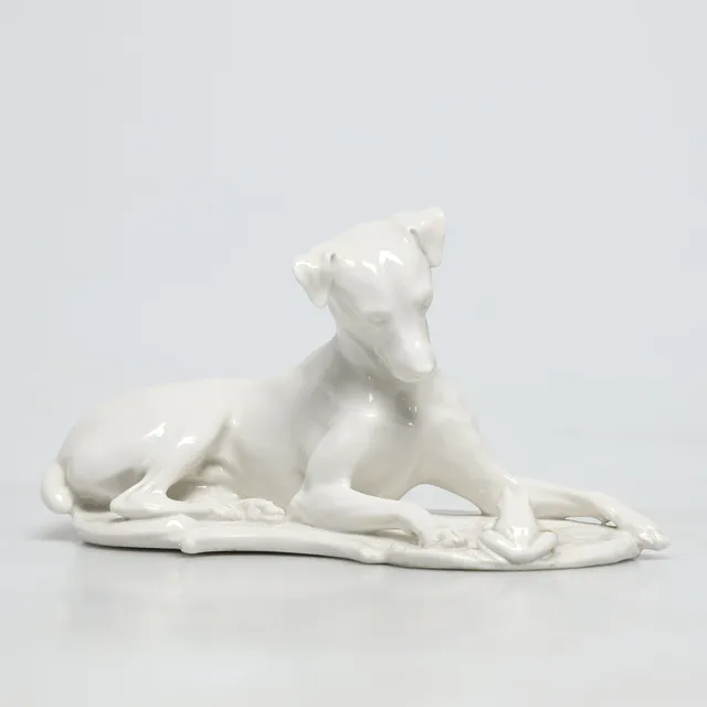 THEODOR KÄRNER (TYSKLAND, 1884-1966). Nymphenburg, 'Hund med groda'.