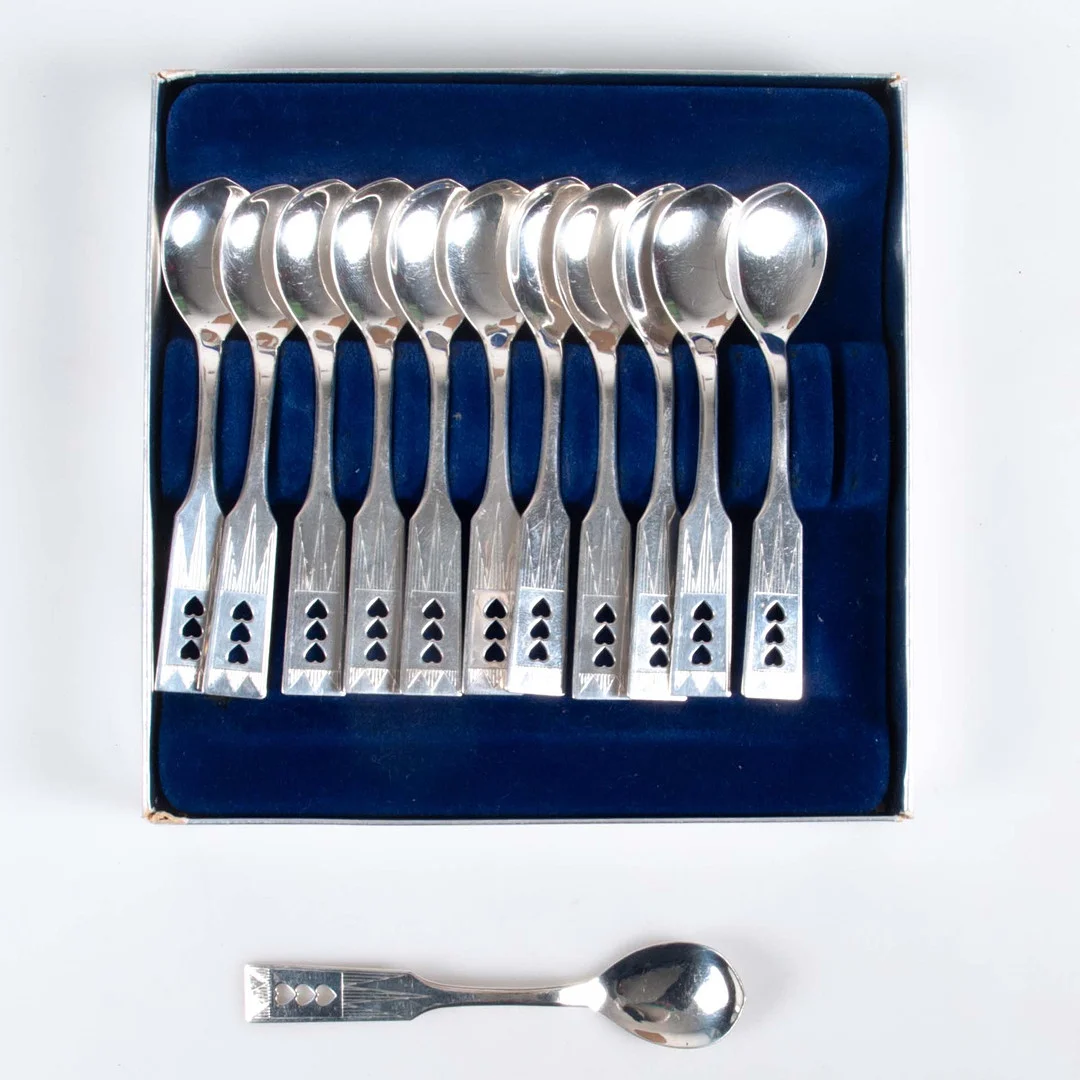 MARTIN ÖHMAN. Alton, kaffeskedar, 12 st, silver 153 g. — Silver — Laholms Auktionskammare
