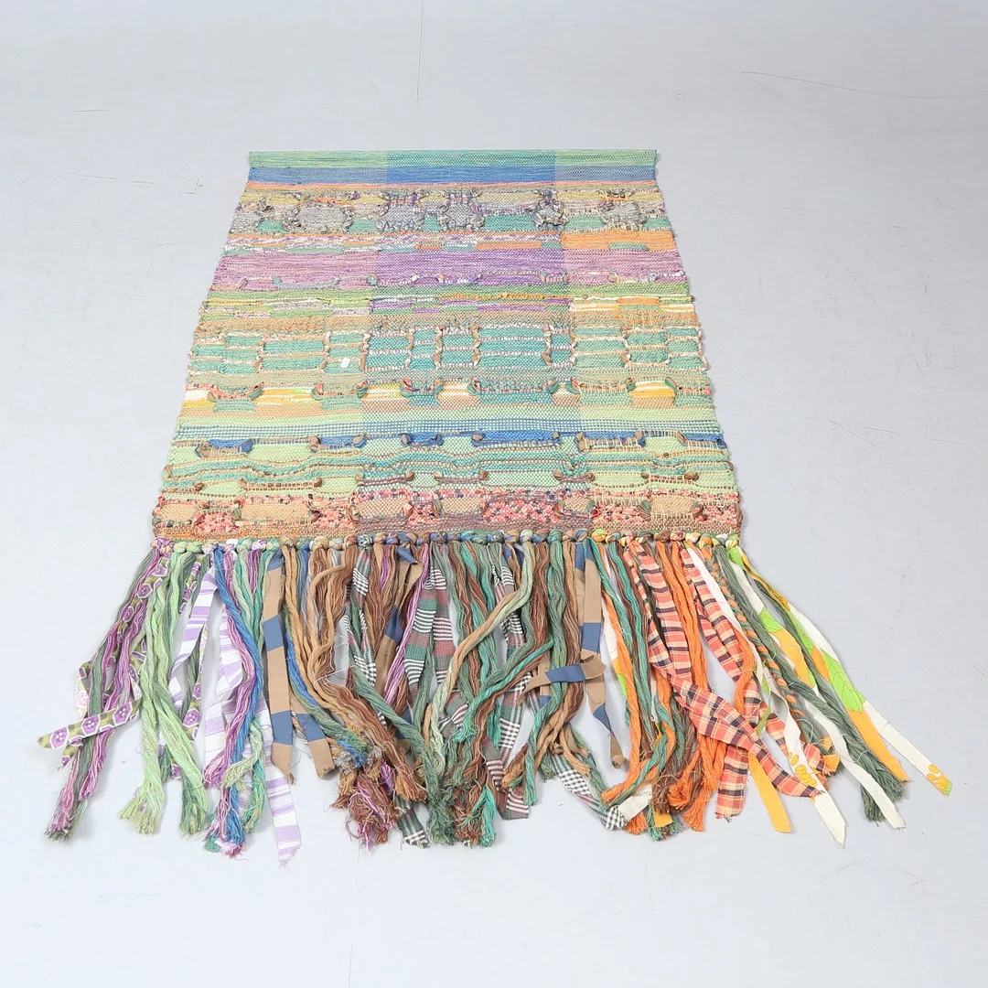 KARIN LUNDGREN. textil, "Skogsgläntan", Linköping. — European Carpets & Textiles — Gomér & Andersson Linköping