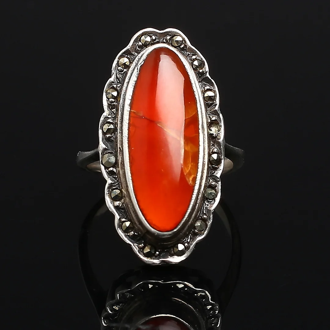 RING, silver och karneol och markasiter, 1900-talets första hälft. — Rings — Auktionshuset Kolonn