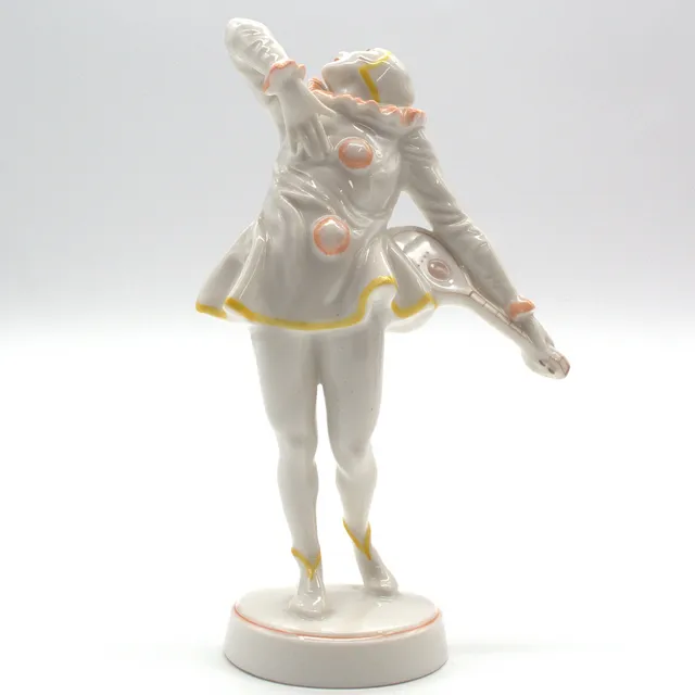 KARL TUTTER. FÜR HUTSCHRENREUTHER KUNSTABTEILUNG, "SERENADE" FARBIG BEMALT, CA. 1925 - 1930, DEUTSCHLAND.