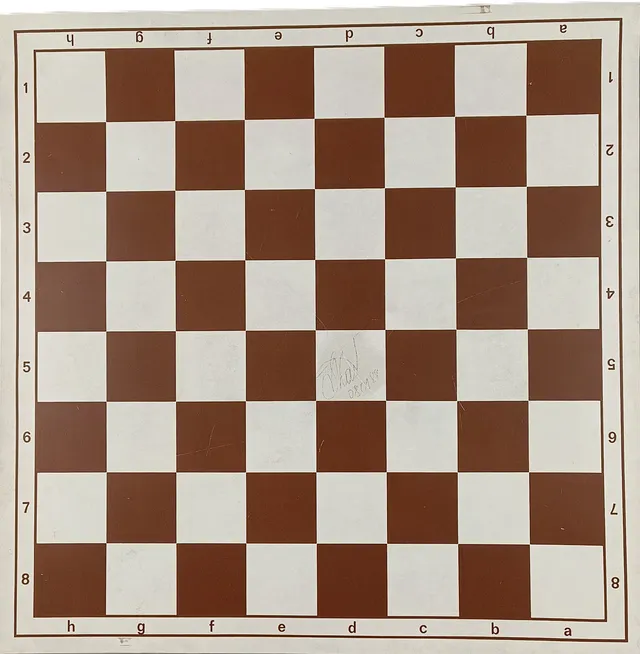 Autogramm von GARRY KASPAROV auf Schachbrett aus Kunststoff/Vinyl.