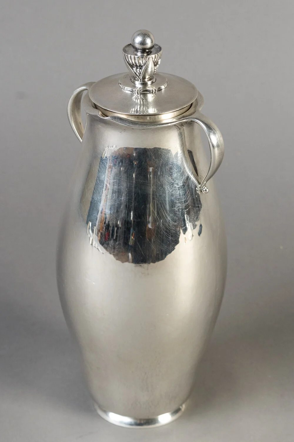 Gundorph Albertus for Georg Jensen, hammered silver cocktail shaker design no. 572A — Silver, bronze, copper and pewter/Hollowware — Lauritz