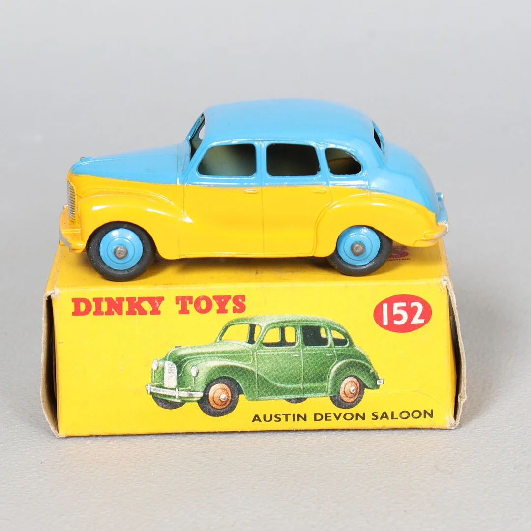 DINKY TOYS NO. 152 AUSTIN DEVON SALOON. — Model cars — Bishop & Miller