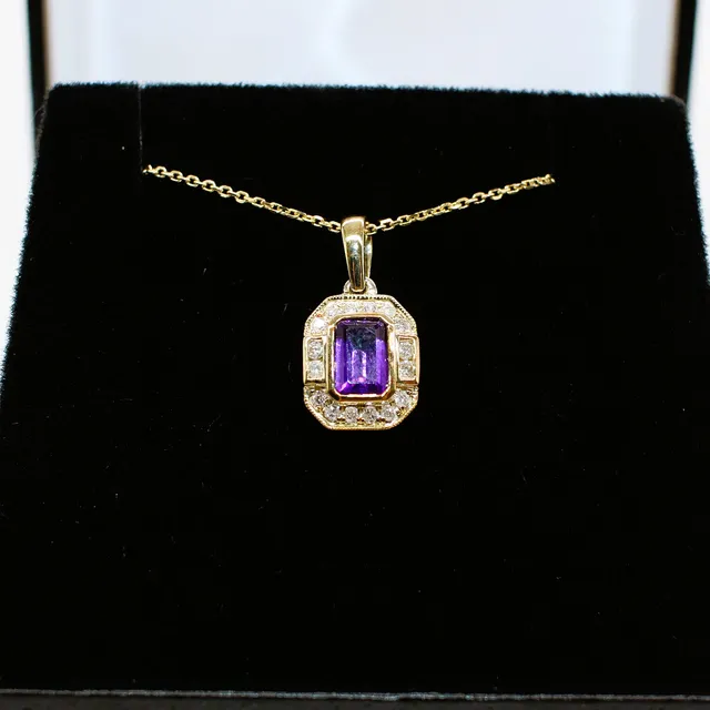 AMETHYST & DIAMOND ART DECO STYLE NECKLACE.