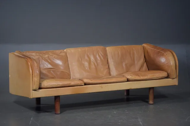 Jørgen Gammelgaard. 3-pers. sofa, cognacfarvet læder, model EJ-20