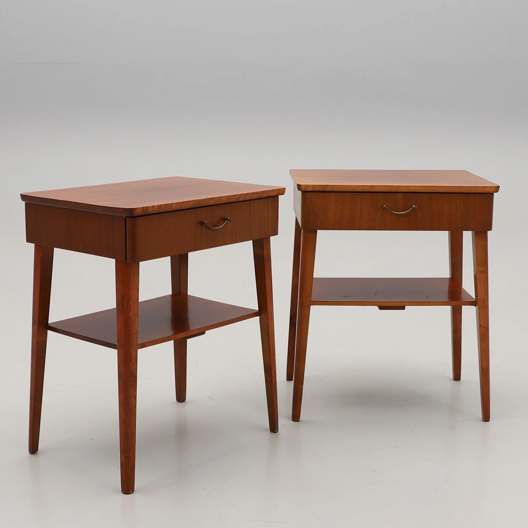 SÄNGBORD, ett par, Swedish modern, 1900-talets mitt. — Other — Crafoord Auktioner Malmö