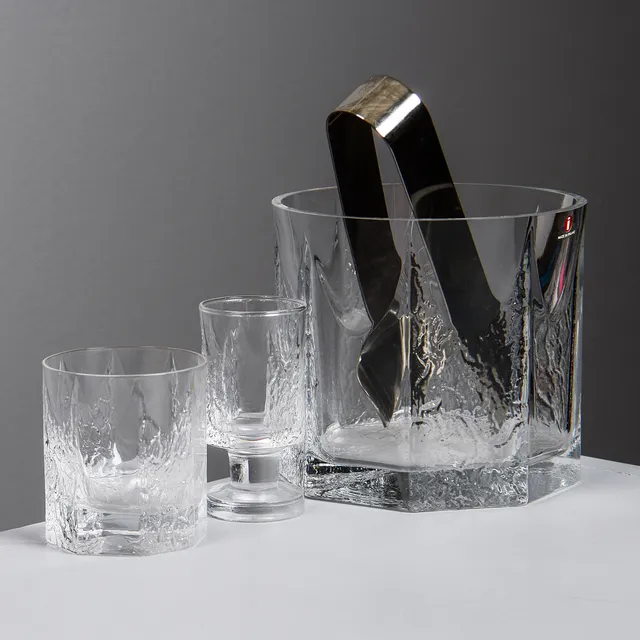 TIMO SARPANEVA. Servis för 4 personer, "Kalinka", Iittala (13 delar).