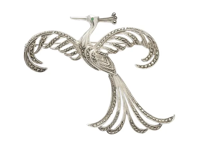 BROSCH, påfågel, silver, markasiter, grönt glas, mått 7,0x5,5 cm, vikt 13,0 g.