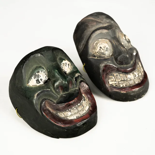 MASKER, 2 st, trä, bemålade, Asien.