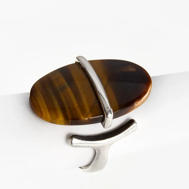 VIVIANNA TORUN BÜLOW-HÜBE (1927-2004). Ring, sterlingsilver med tigeröga, modell nr 190, för Georg Jensen, Danmark.