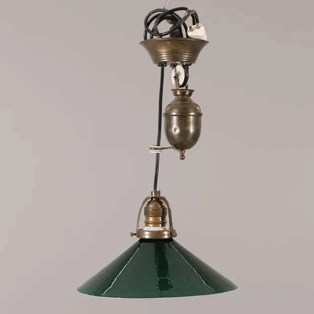 TAKLAMPA, s.k. skomakarelampa, glas/metall, 1900-talets senare hälft.