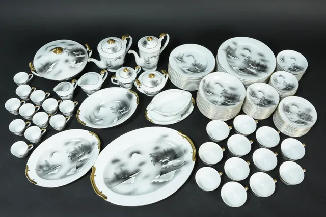 Kinesisk spise og kaffestel af porcelæn, 20 årh