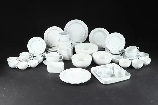 Grete Meyer for Royal Copenhagen/Aluminia 'Blåkant', service af fajance (93)